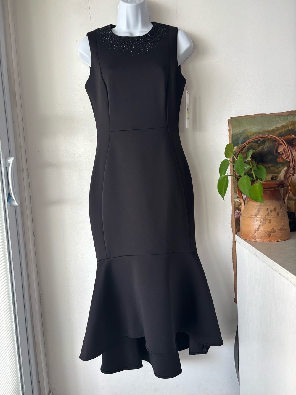 Calvin Klein Black Sleeveless Mermaid Embellished Neckline Asymmetrical Sz 4